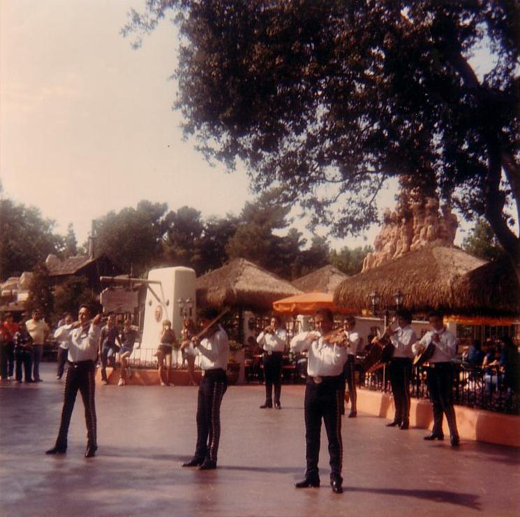 Mariachi USA performing